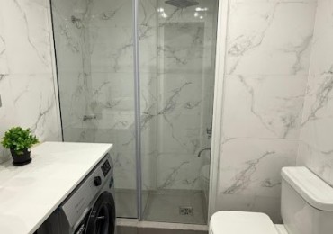 VENTA DE AMPLIO MONOAMBIENTE TOTALMENTE DECORADO Y AMOBLADO 