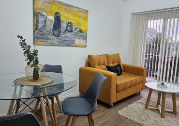 Excelente oportunidad: se vende departamento amoblado de dos ambientes al frente, con balcon y vista parcial al mar.