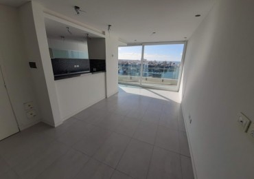 Semipiso de 3 Amb. Edificio Boghos, reciclado c/cochera, La Perla, Mar del Plata.