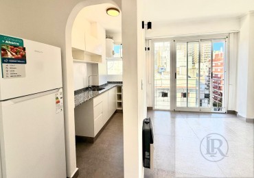 Departamento de 2 amb, a la calle, reciclado, zona Aldrey, Mar del Plata